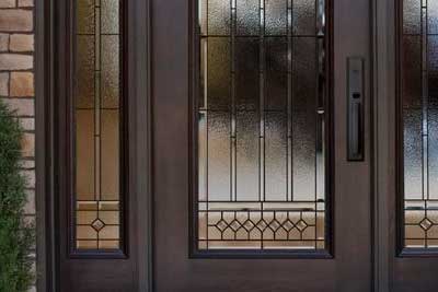 Алюминиевые двери для частного дома