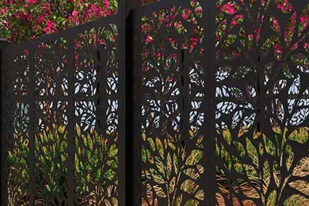 Заборы с декором